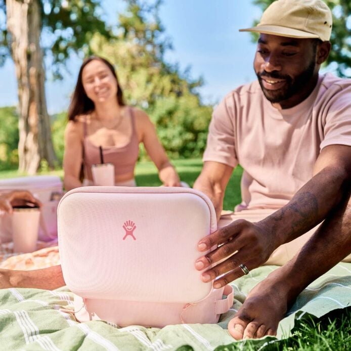 5-l-carry-outtm-lunch-box-a3 hf_s24_trillium_45_1.jpg
