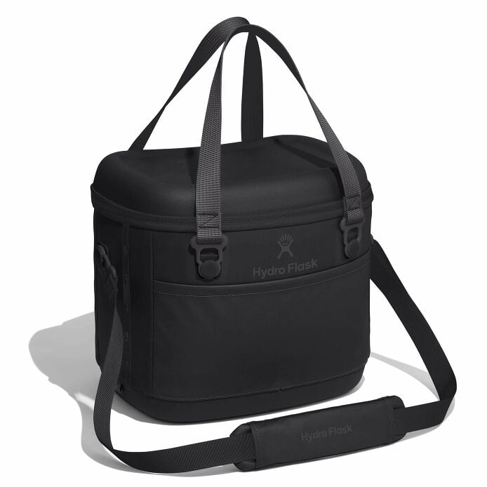 game-day-bundle-z9 12pco001-carryout-cooler-15l-black-angled_1_1.jpg