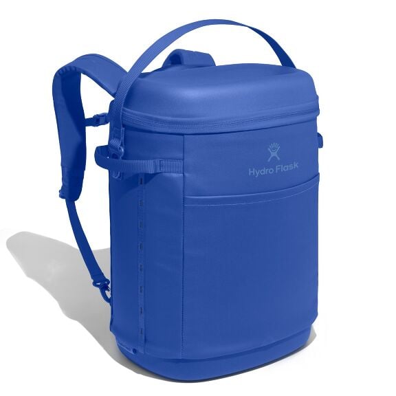 carryouttm-backpack-22-l-c4 18pco382_carryout_backpack_22l_capri_blue_angled_1.jpg