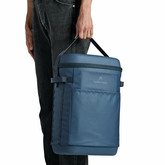 carryouttm-backpack-22-l-c4 250815_hydro_s26_hb_14597_6.jpg