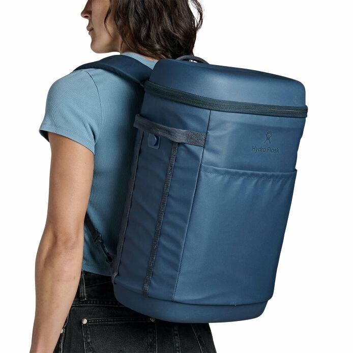 carryouttm-backpack-22-l-c4 250815_hydro_s26_hb_14605_7.jpg