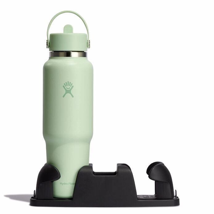 40-oz-travel-bottle-with-flex-straw-cap-y0 aloe-travel-bottle-in-cuplholder_3_3_1.jpg