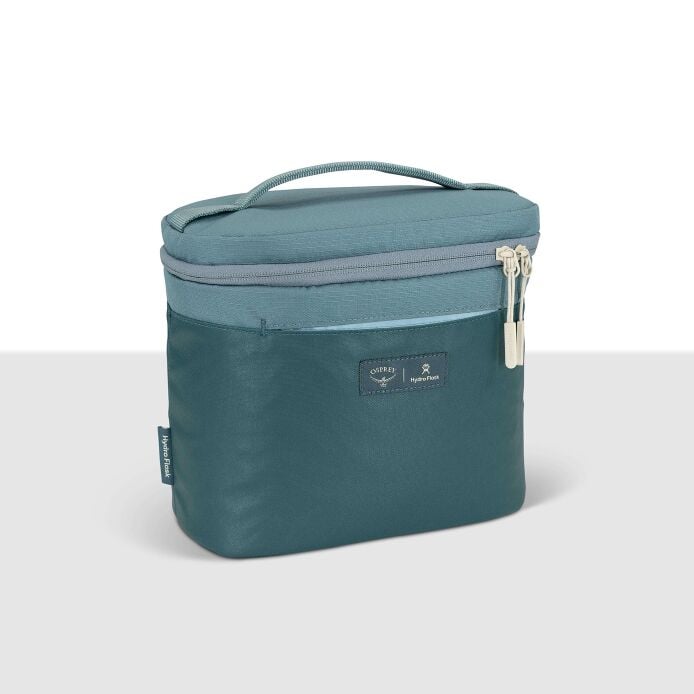 osprey-axis-x-hydro-flask-campus-essentials-bundle-z7 axisxhydroflask_s26_detail1_cascadeblue_10007249_1.jpg