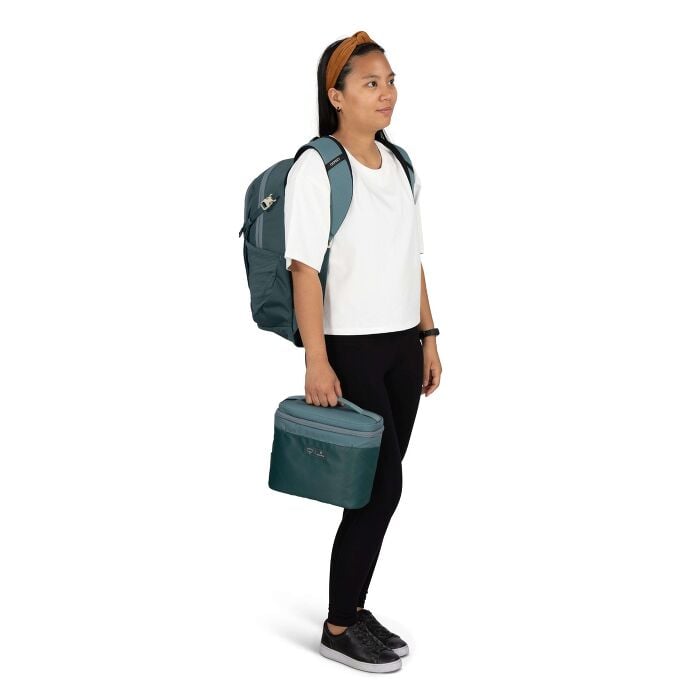 osprey-axis-x-hydro-flask-campus-essentials-bundle-z7 axisxhydroflask_s26_onbody1_cascadeblue_10007249_2.jpg