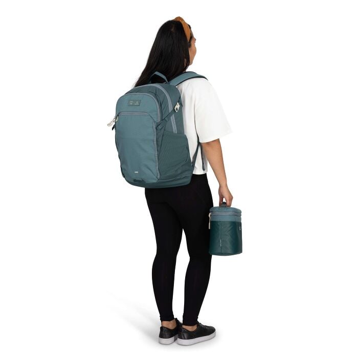 osprey-axis-x-hydro-flask-campus-essentials-bundle-z7 axisxhydroflask_s26_onbody2_cascadeblue_10007249_2.jpg