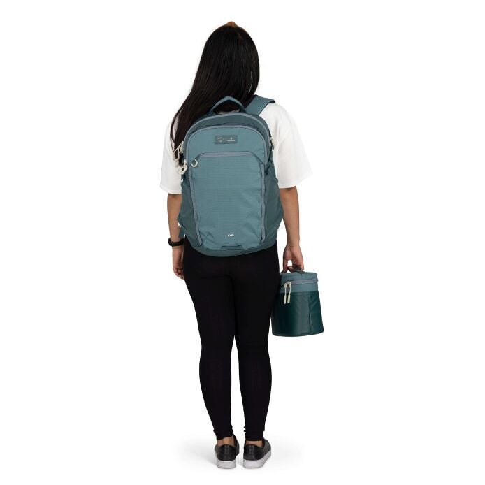 osprey-axis-x-hydro-flask-campus-essentials-bundle-z7 axisxhydroflask_s26_onbody3_cascadeblue_10007249_2.jpg