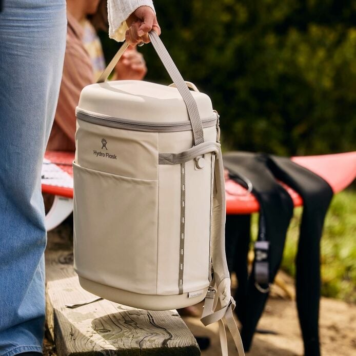 carryouttm-backpack-22-l-c4 hf_carryout_bouwer_d1_l1_torrey_pines_lifestyle_1444_2.jpg