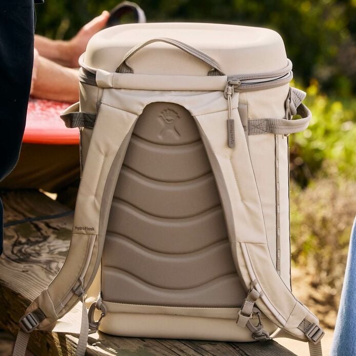 carryouttm-backpack-22-l-c4 hf_carryout_bouwer_d1_l1_torrey_pines_lifestyle_1841_3.jpg