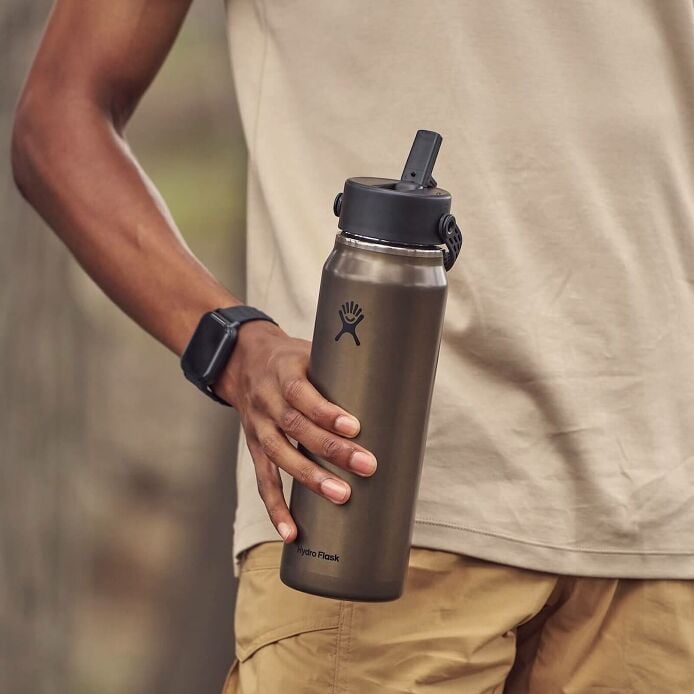32-oz-lightweight-flex-straw-bottle-c1 hf_s26_lightweight_mcinnis_6345_2_3.jpg