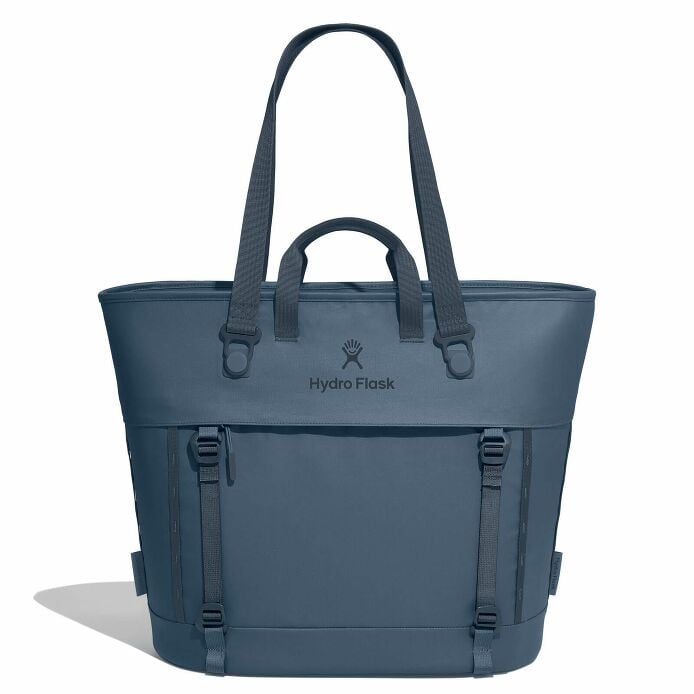 carryouttm-soft-cooler-tote-30-l-i6 maxiit384-carryout-tote-30l-harbor-blue-straight.jpg